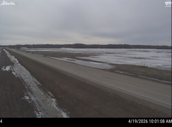 Hwy 2: West of Range Road 103 near Kinuso — North side of HWY