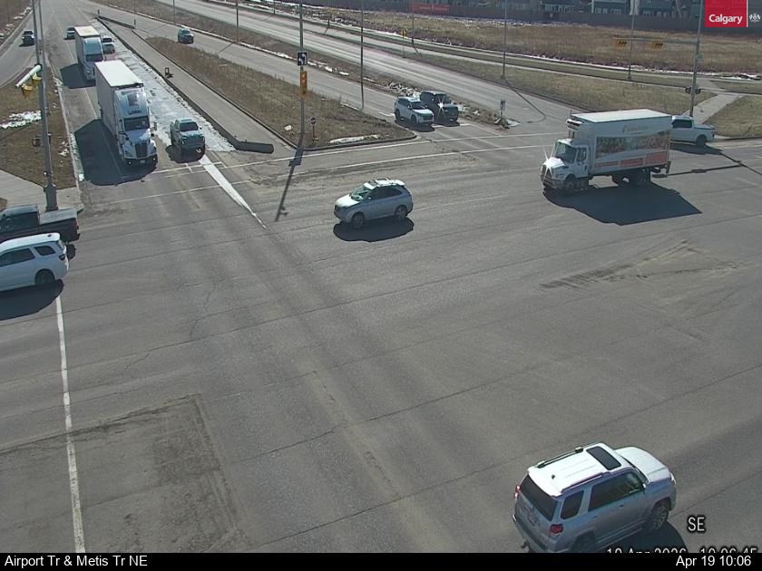 Airport Tr / Metis Tr NE — Airport Tr / Metis Tr NE