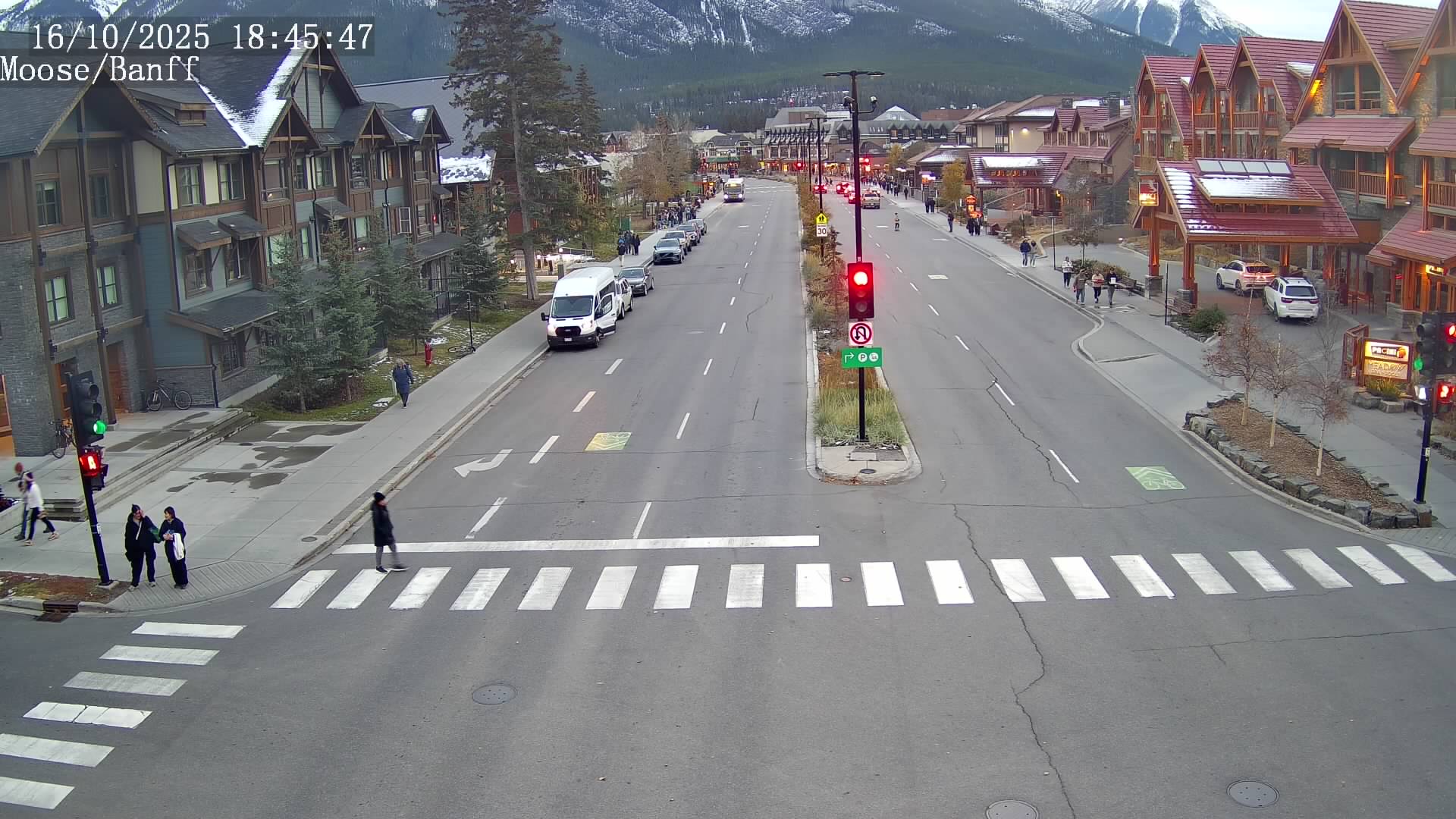 Traffic Cam Banff Ave at Moose St