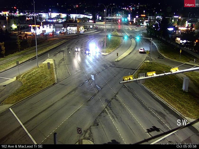 Traffic Cam Macleod Trail S / 162 Avenue SE (West intersection)