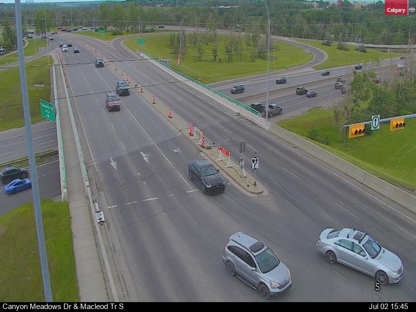 Traffic Cam Canyon Meadows Dr / Macleod Trail SE