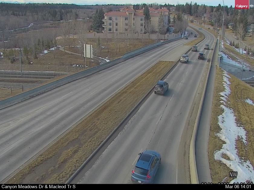 Traffic Cam Canyon Meadows Dr / Macleod Trail SE