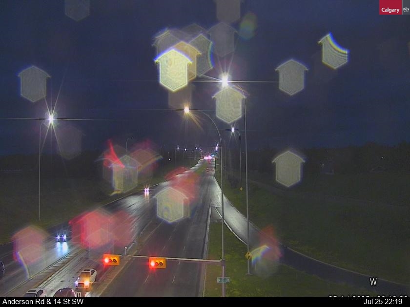 Traffic Cam Anderson Road / 14 Street SW