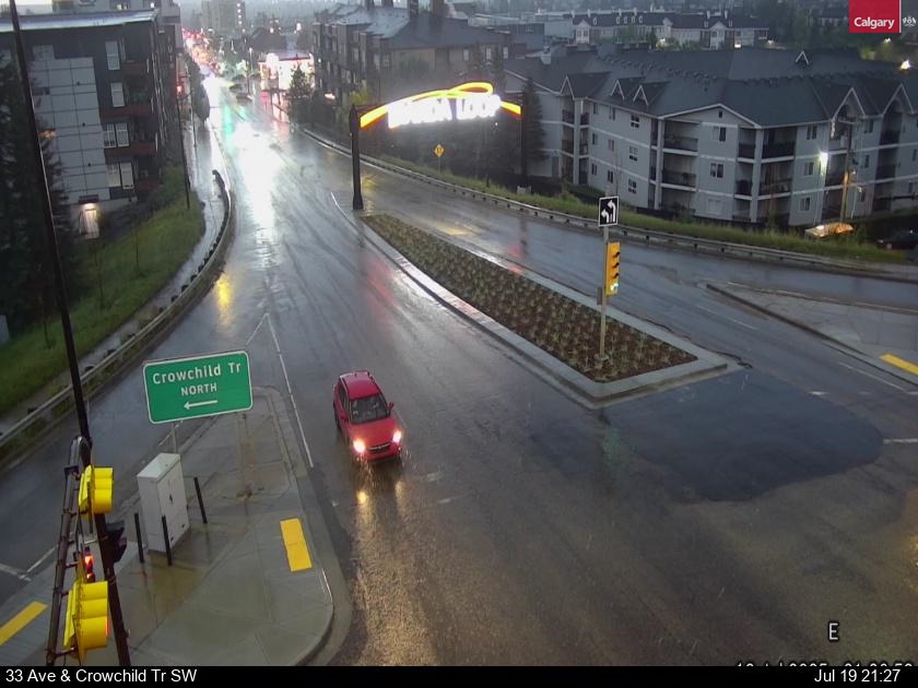 Traffic Cam 33 Avenue / Crowchild Trail SW