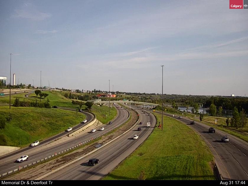 Traffic Cam Memorial Drive / Deerfoot Trail SE