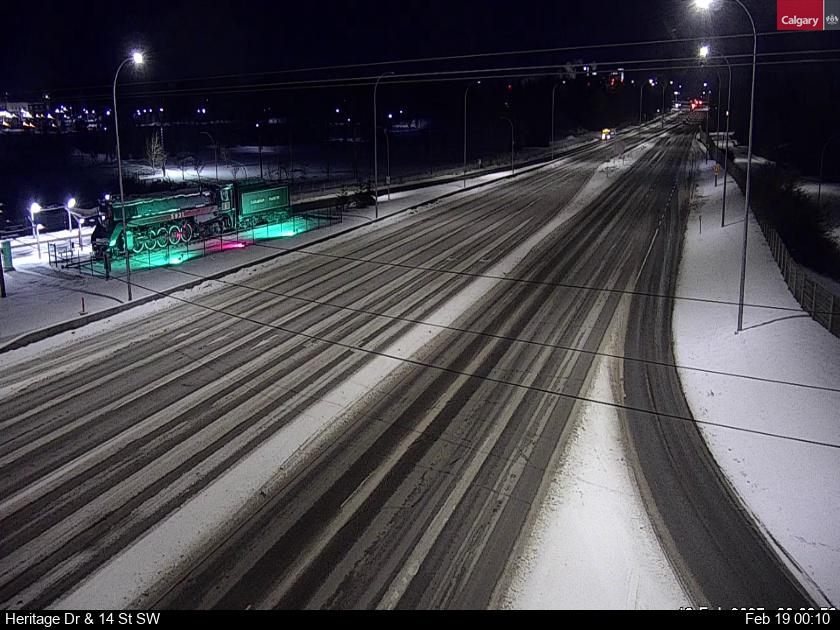 Traffic Cam Heritage Drive / 14 Street SW