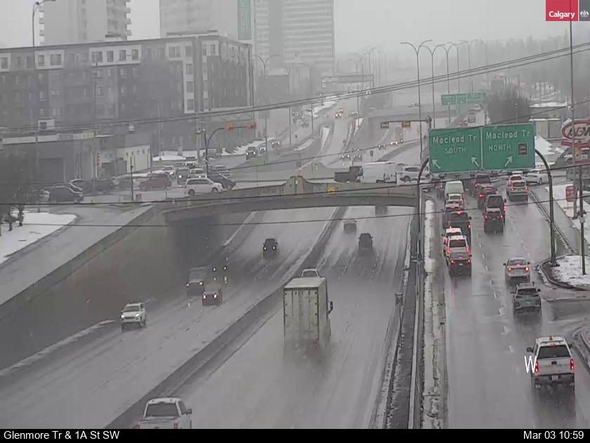 Traffic Cam Glenmore Trail / 1A Street SW