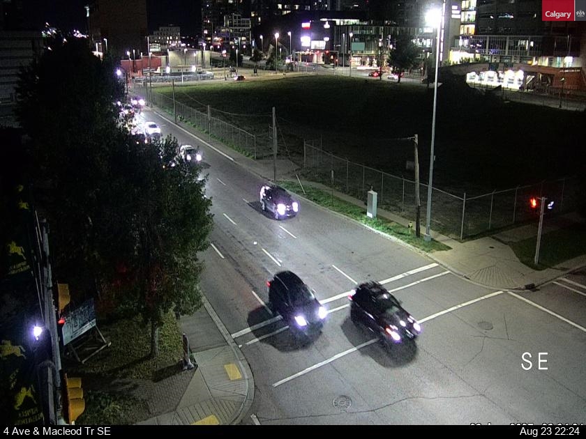 Traffic Cam 4 Avenue / Macleod Trail S