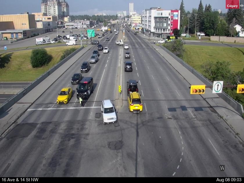 Traffic Cam 16 Avenue / 14 Street NW