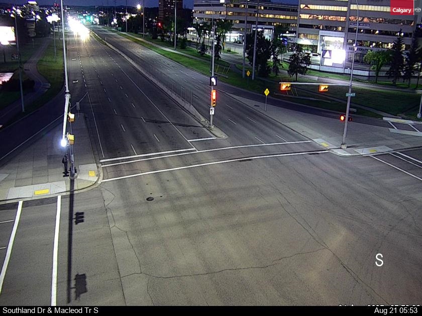 Traffic Cam Southland Drive / Macleod Trail S