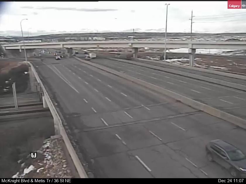 McKnight Blvd / Metis Trail NE Traffic Cam