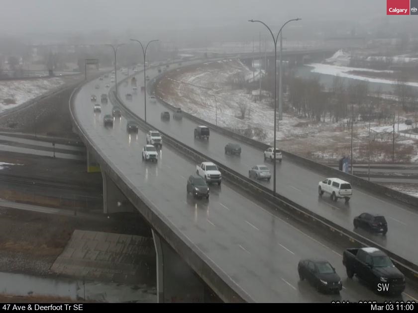 Traffic Cam 47 Avenue / Deerfoot Trail SE